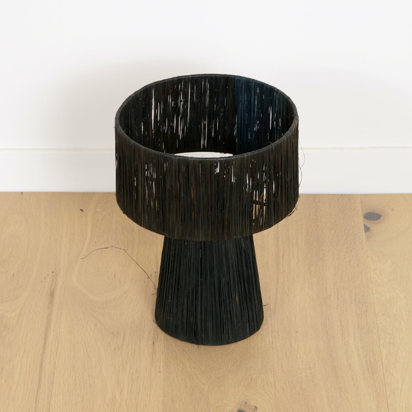 Lampe à Poser en Raphia Noir